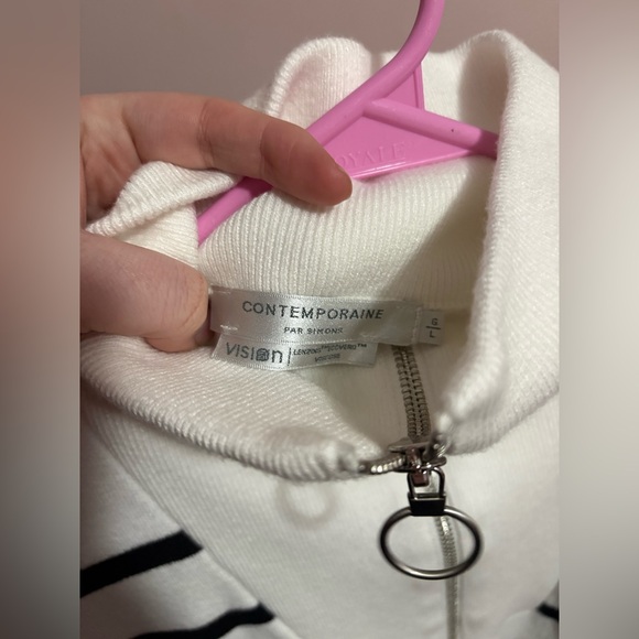 ⭐️Beautiful striped black and white knit sweater women’s large - Picture 2 of 8